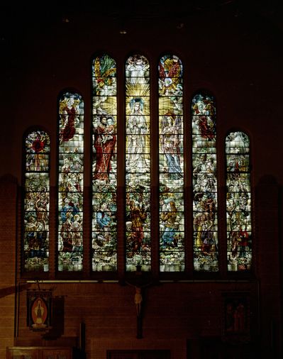 Glas-in-lood raam in OLV van Goede Raad Kerk